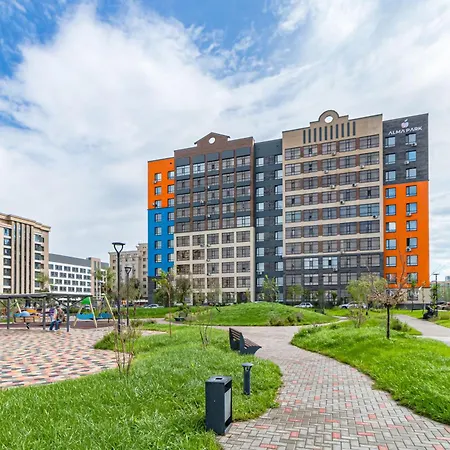 Qazaq Astana Apartments - Almapark Exterior photo